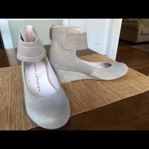 New Sacha London Women's Vista Wedge Pump